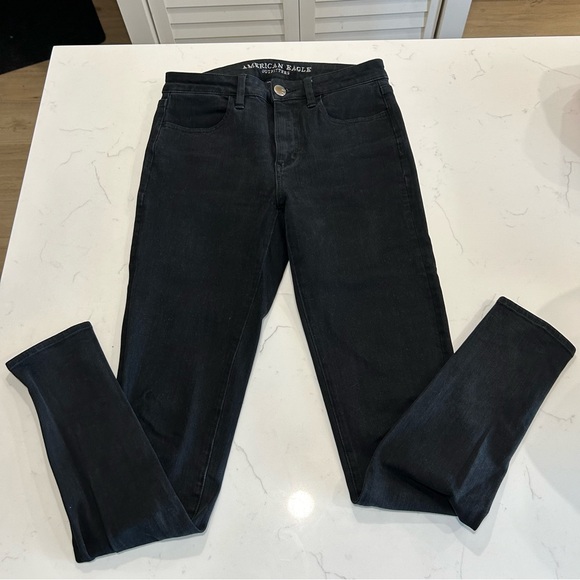 American Eagle Black High Rise Skinny Jeans - Picture 5 of 6